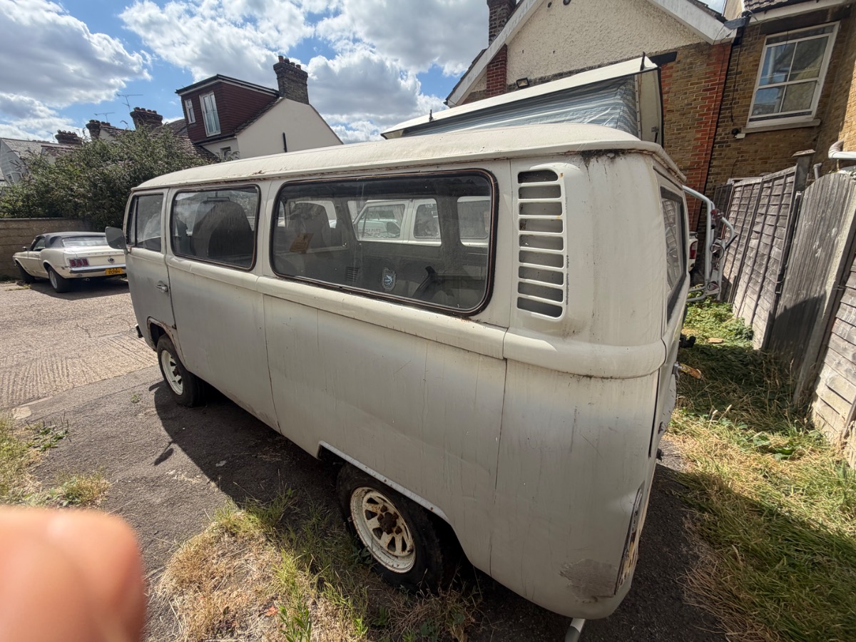 1972 Volkswagen T2 Camper Van / Bus Image 5