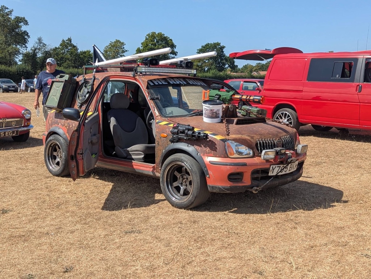 2000 Nissan Micra Image 1