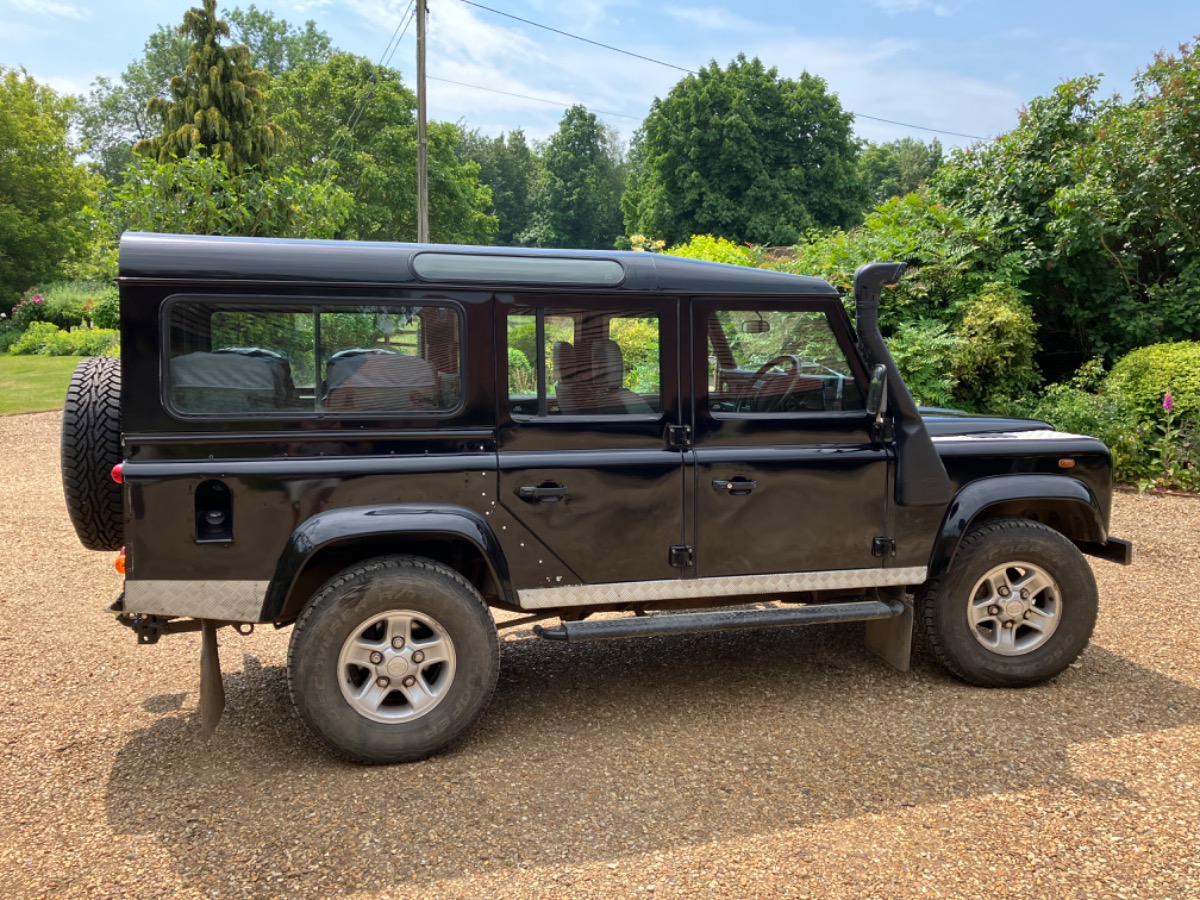 2004 Land Rover Defender 110 Image 1