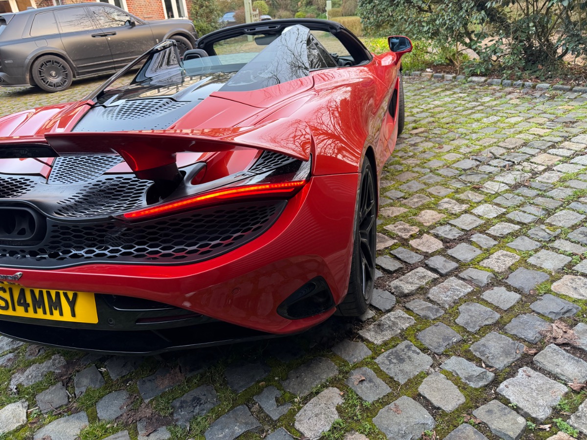 2025 McLaren 765LT Image 3