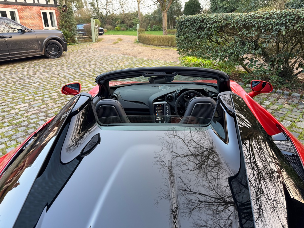 2025 McLaren 765LT Image 9