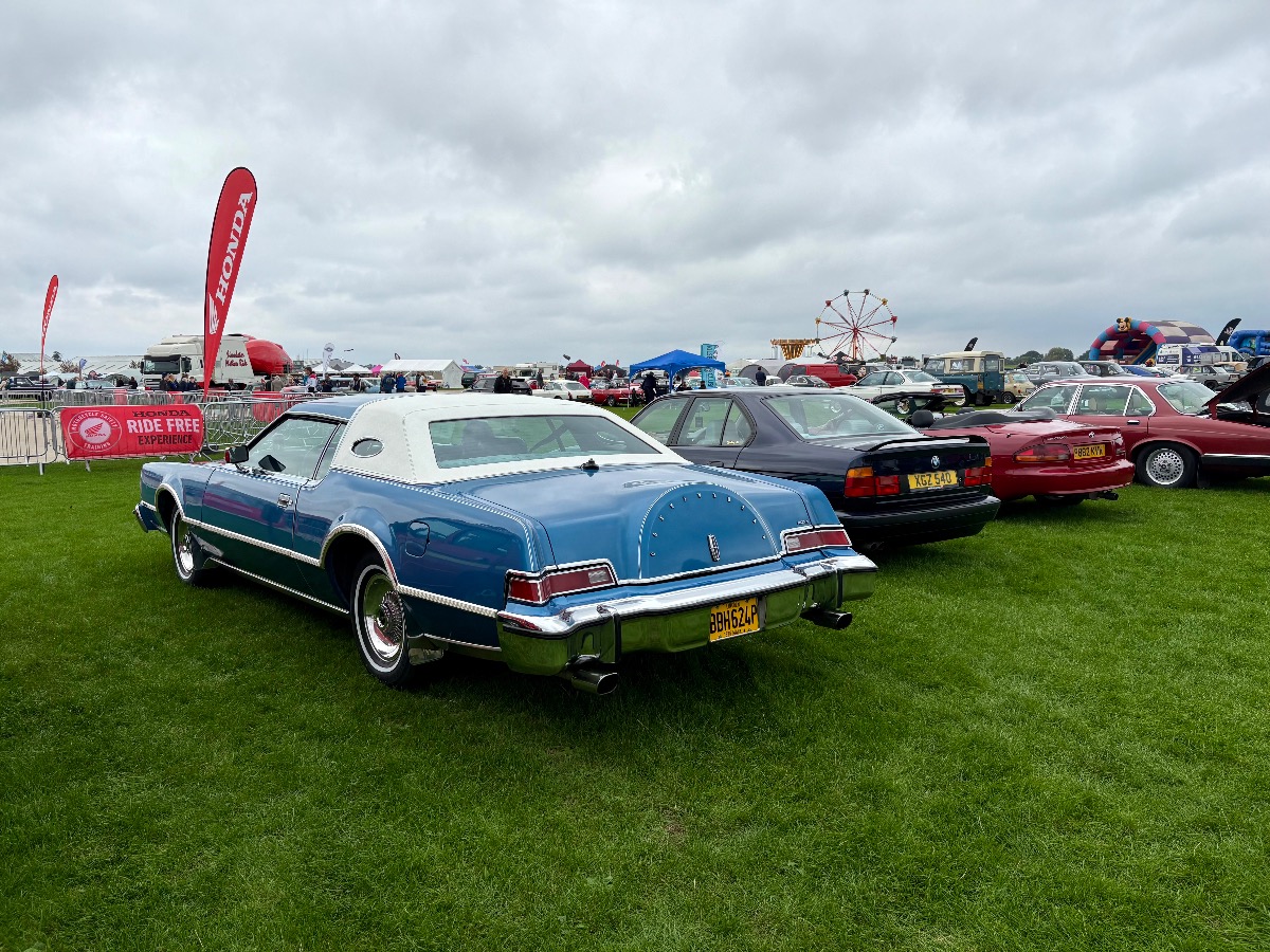 1976 Lincoln Continental Image 6