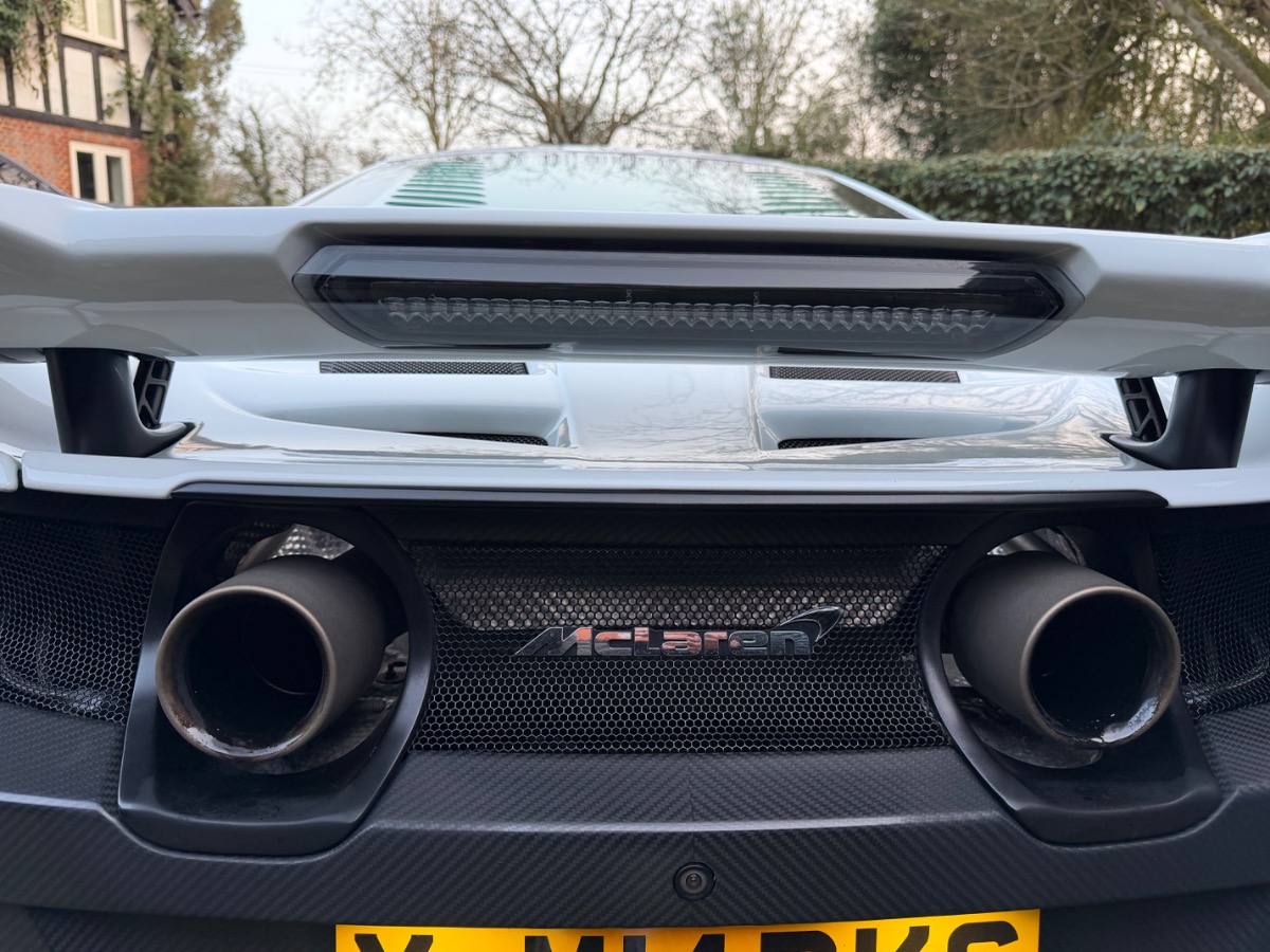 2016 McLaren 675LT Image 5