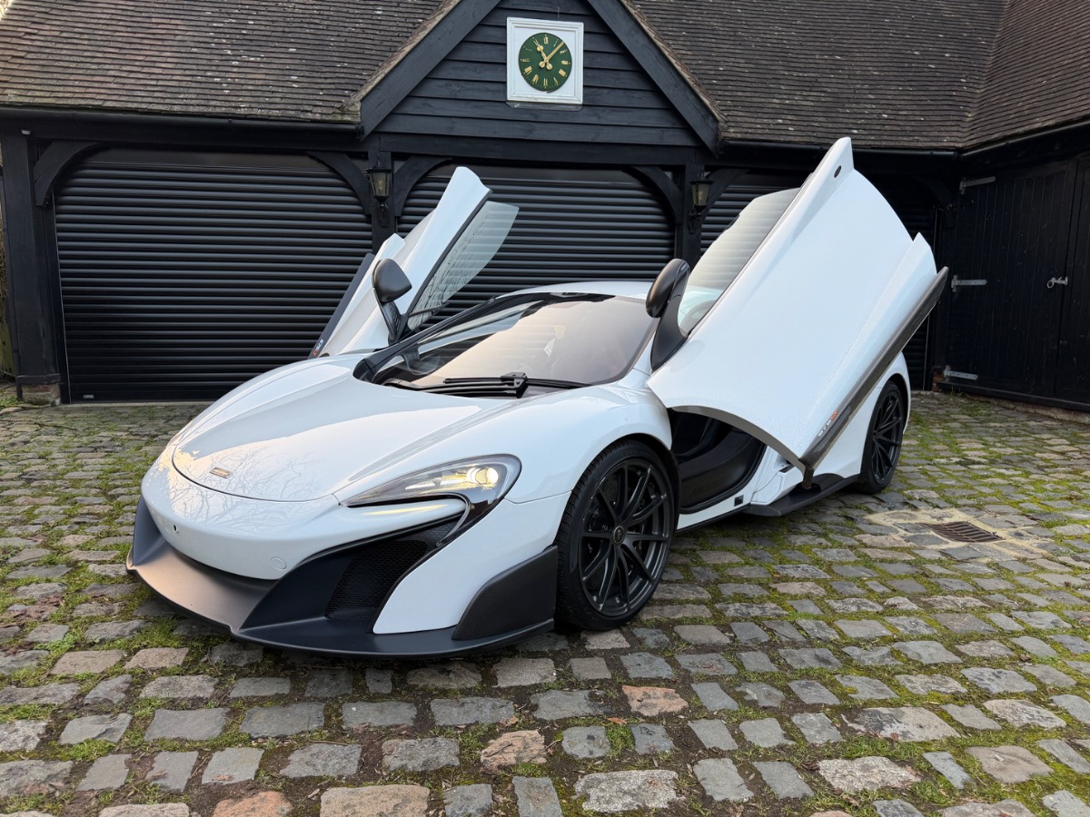 2016 McLaren 675LT Image 1