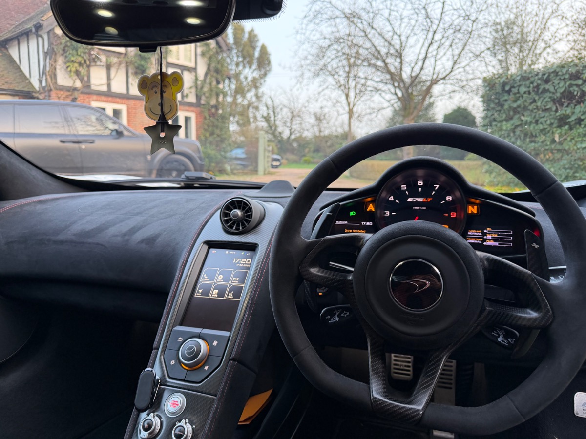 2016 McLaren 675LT Image 7