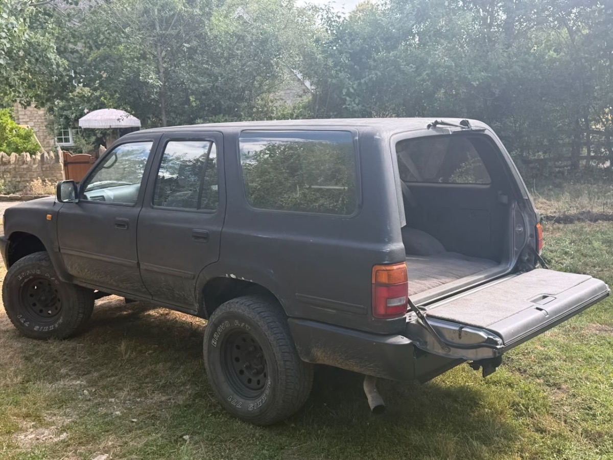 1994 Toyota 4Runner Image 8