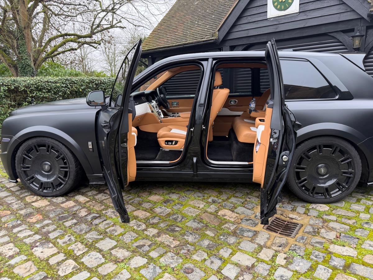 2022 Rolls-Royce Cullinan Image 9