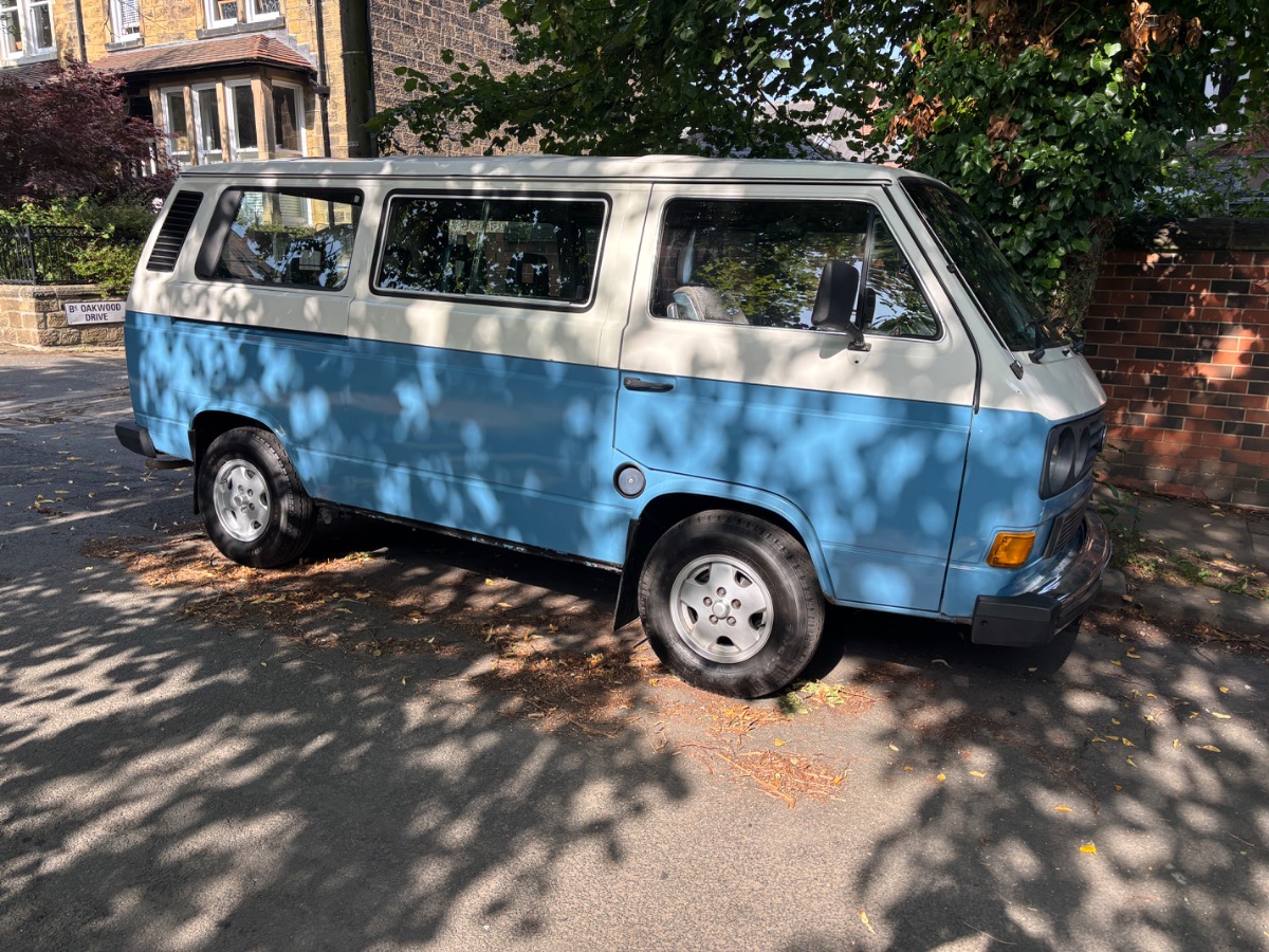 1987 Volkswagen Caravelle Image 2