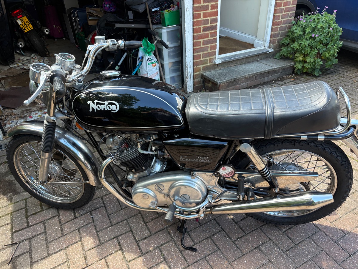1972 Norton Commando 750 Image 2