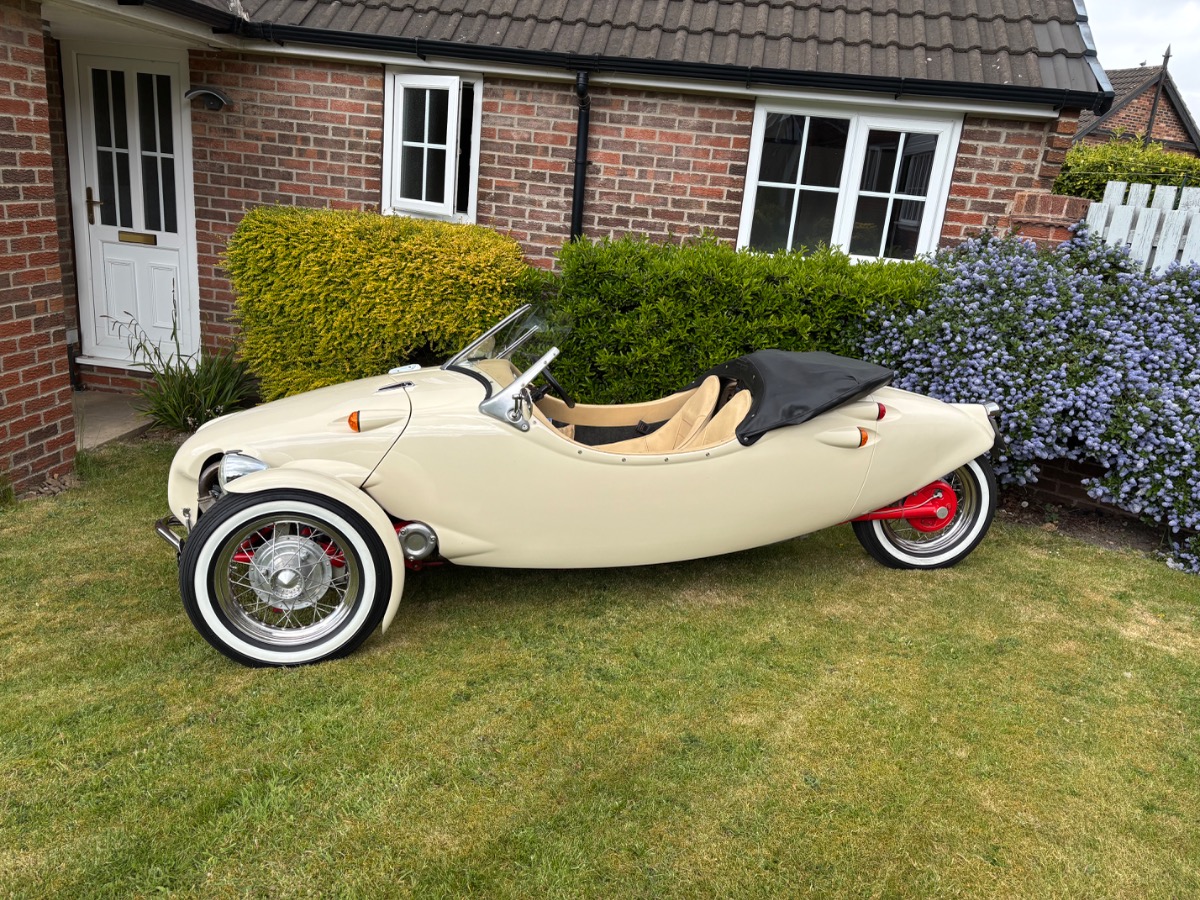 1999 Blackjack Avion Image 7