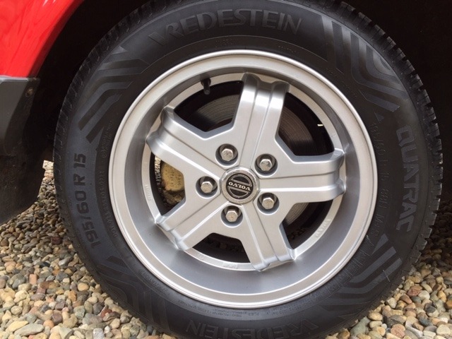 1989 Volvo 240 Image 5