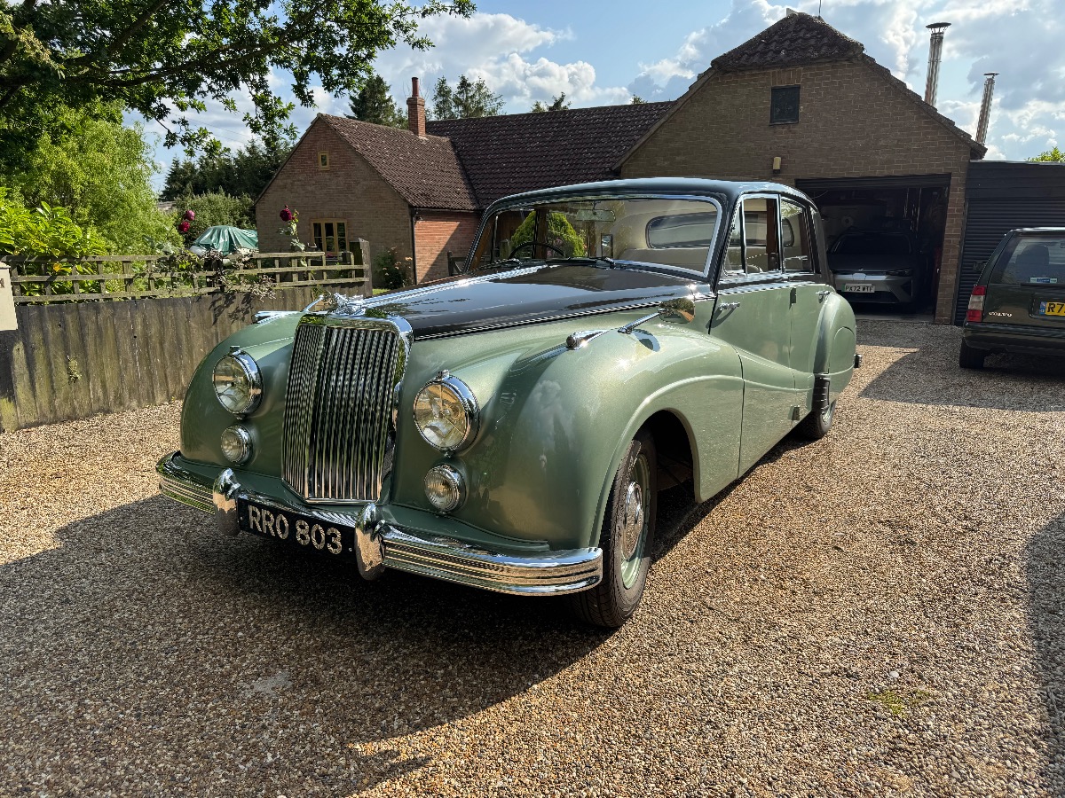 1954 Armstrong Siddeley Saloon Image 1