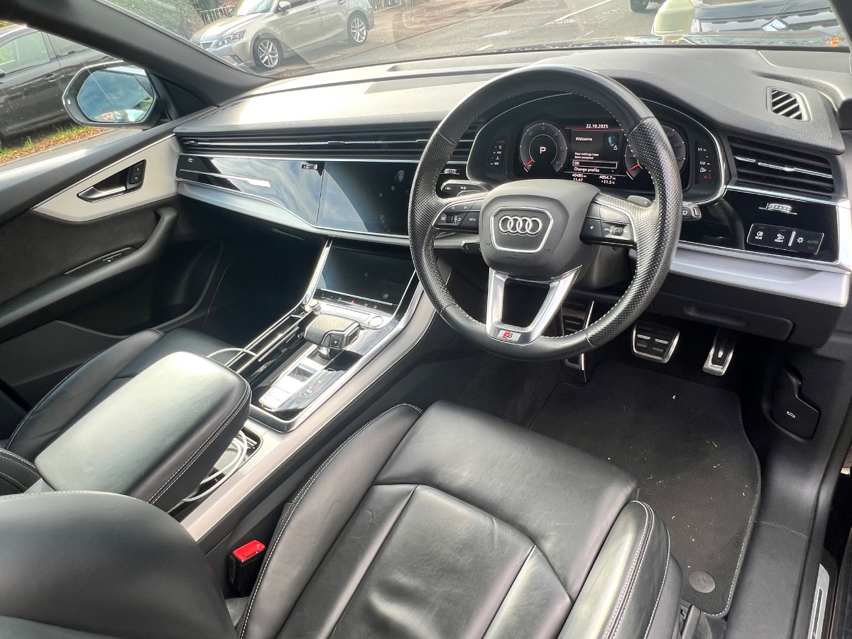 2020 Audi Q8 Image 3