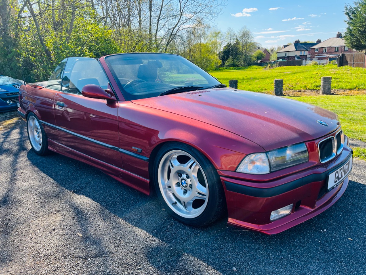 1995 BMW 3 Series Image 1