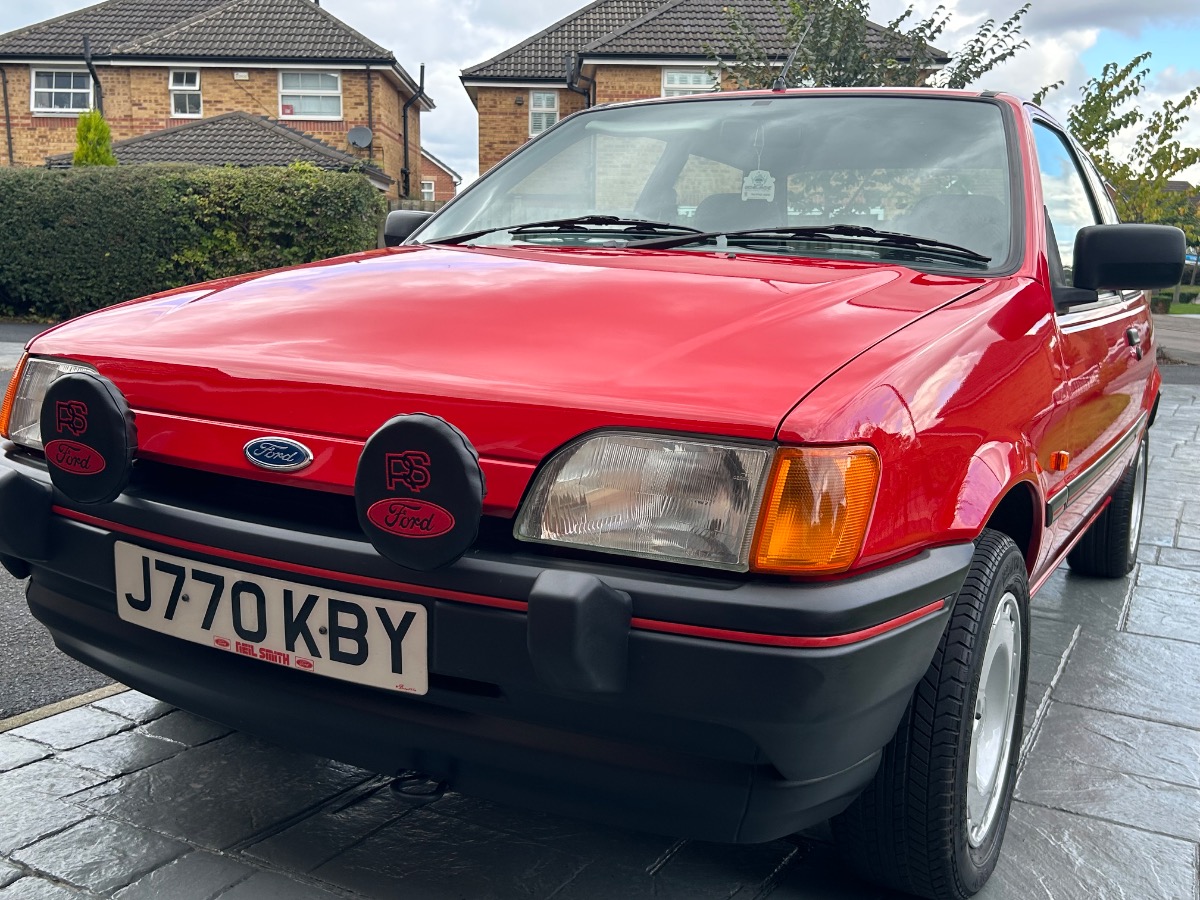 1991 Ford Fiesta Image 3