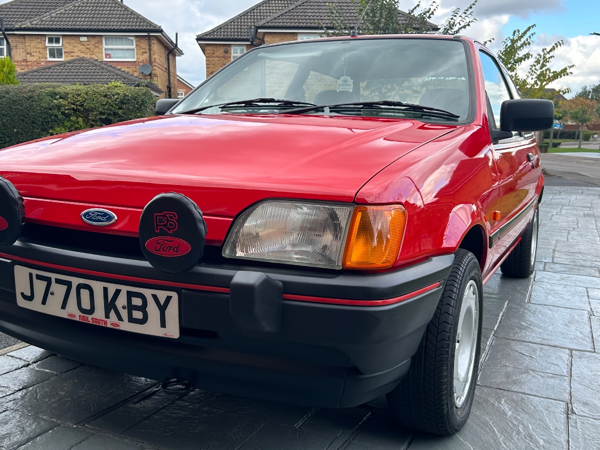 1991 Ford Fiesta Image 6