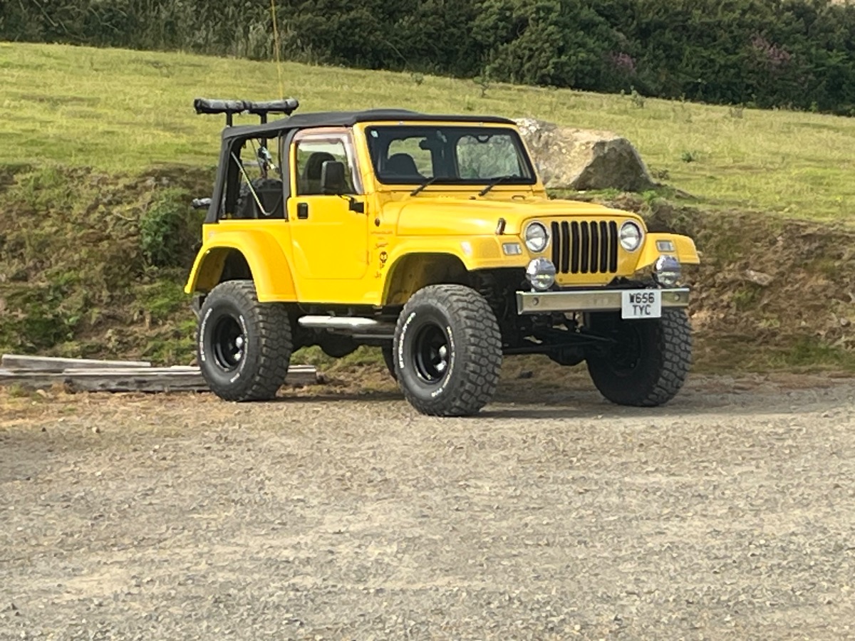 2000 Jeep Wrangler Image 2
