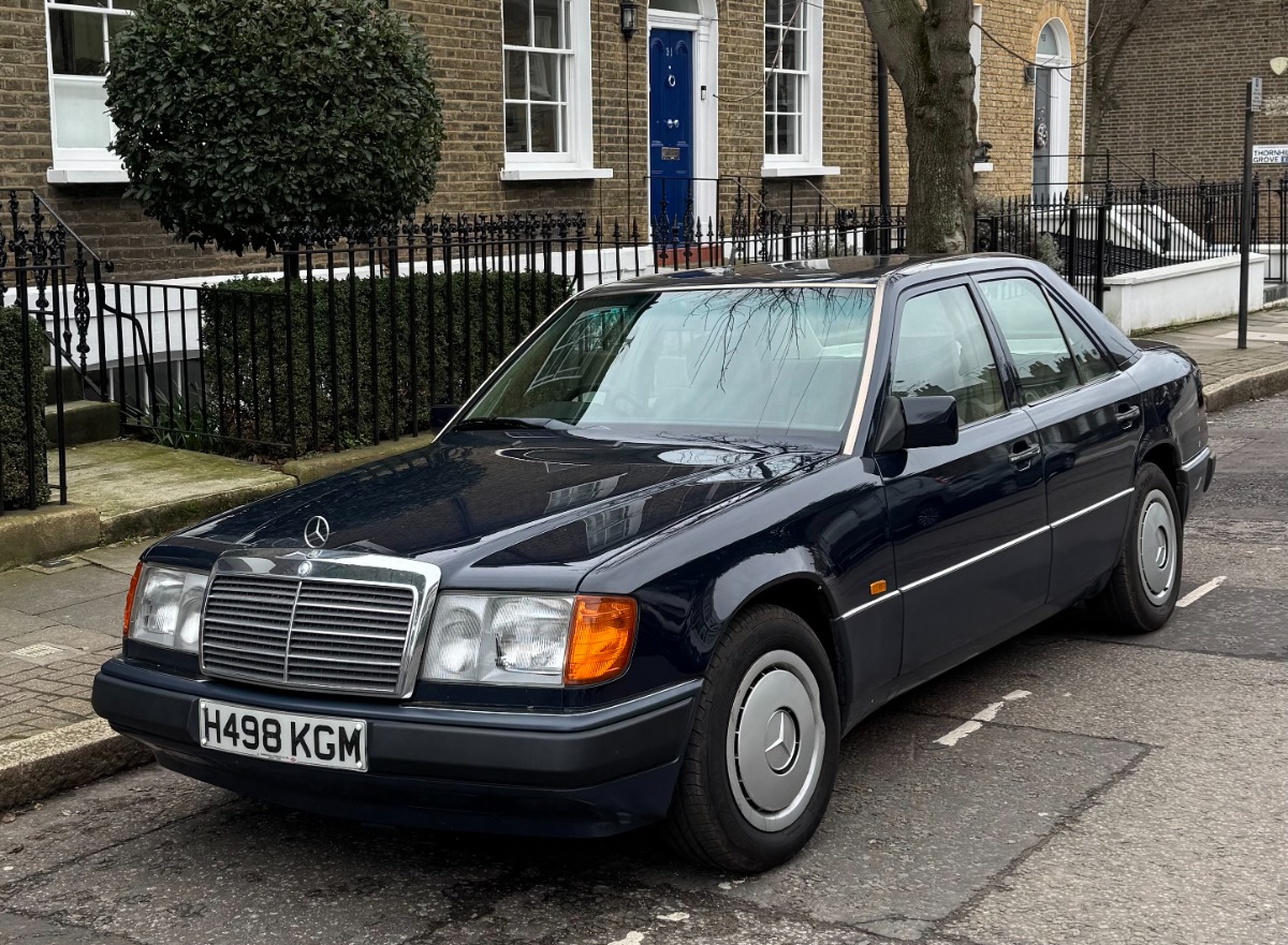 1991 Mercedes-Benz 230 Image 2