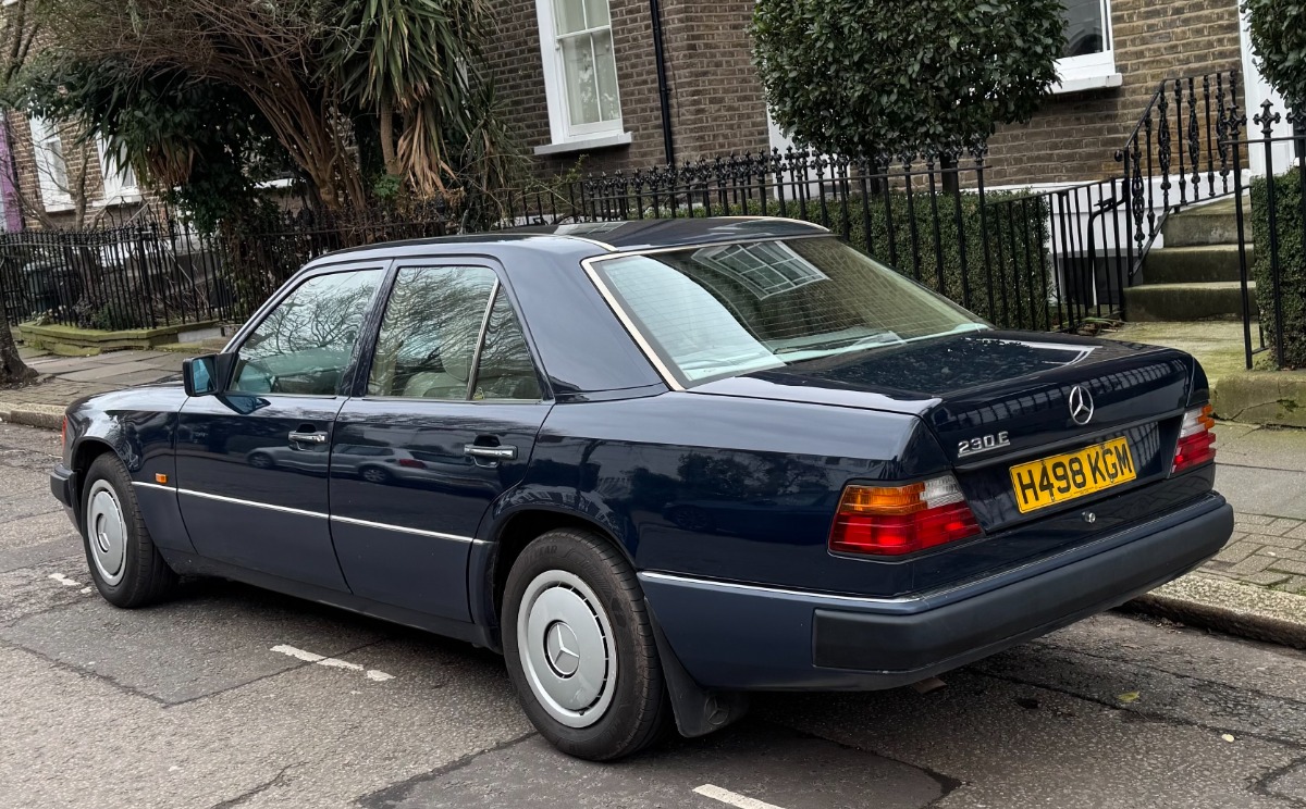 1991 Mercedes-Benz 230 Image 5