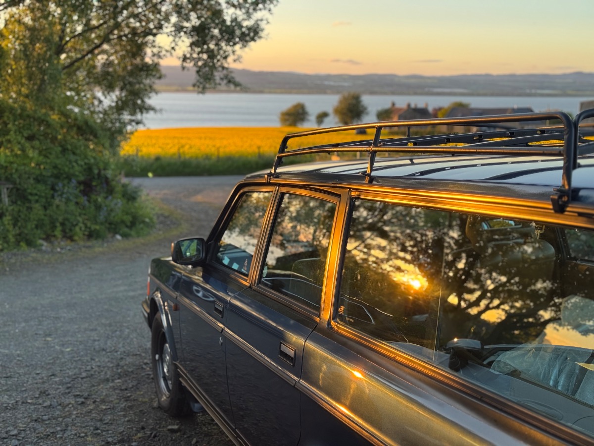 1990 Volvo 240 Image 3