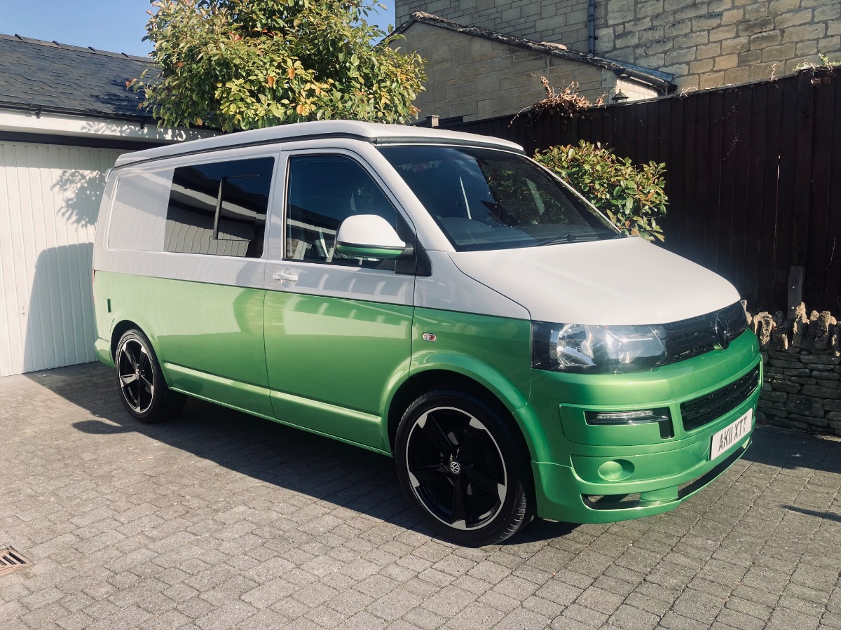 2011 Volkswagen Transporter Image 1