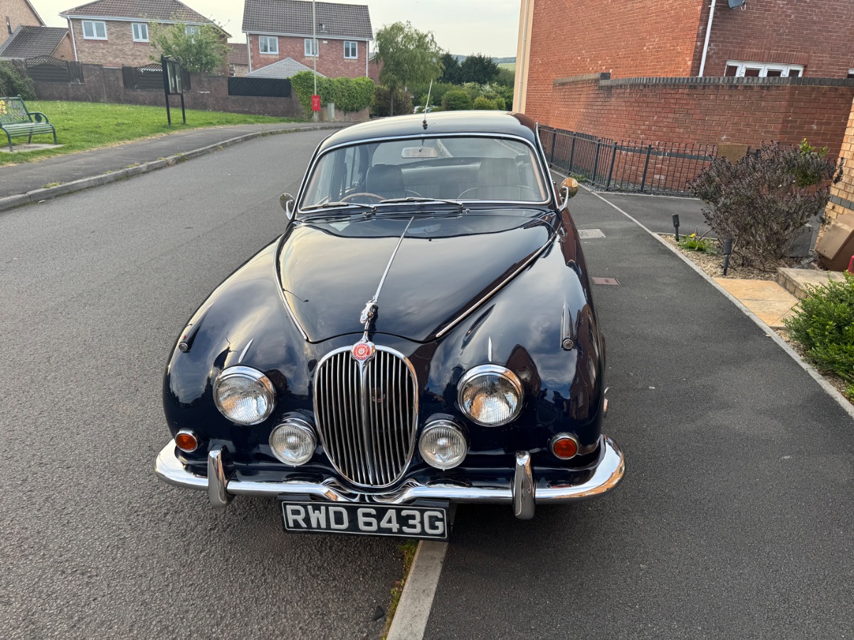 1968 Jaguar MK II Image 1