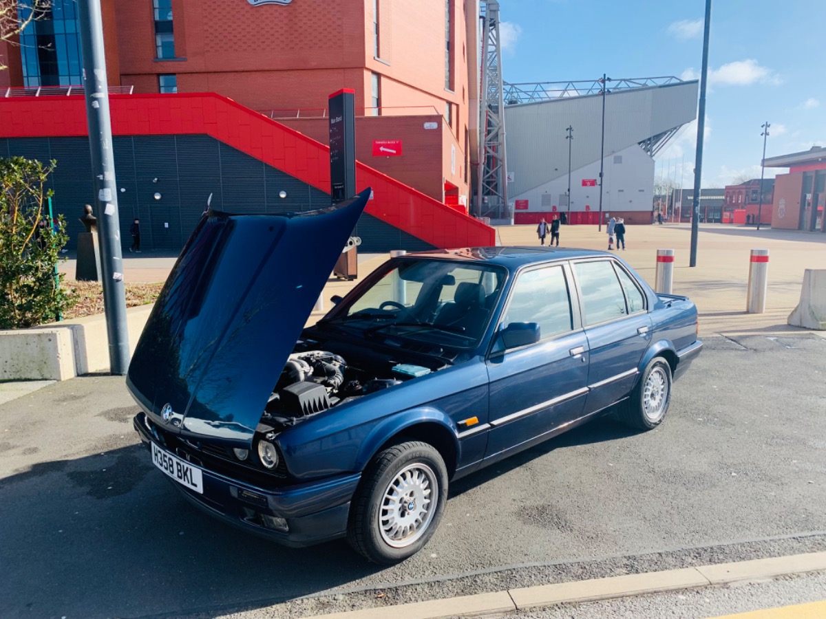 1990 BMW 3 Series Image 2