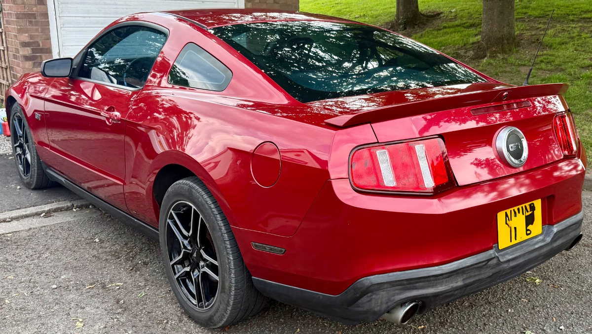 2010 Ford Mustang Image 5