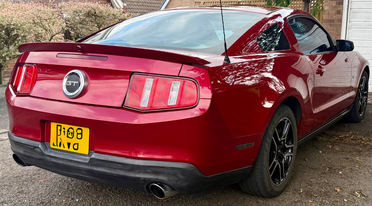 2010 Ford Mustang Image 4