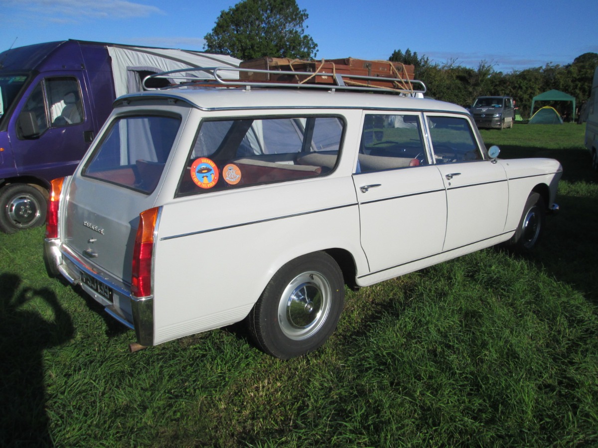 1962 Peugeot 404 Image 2