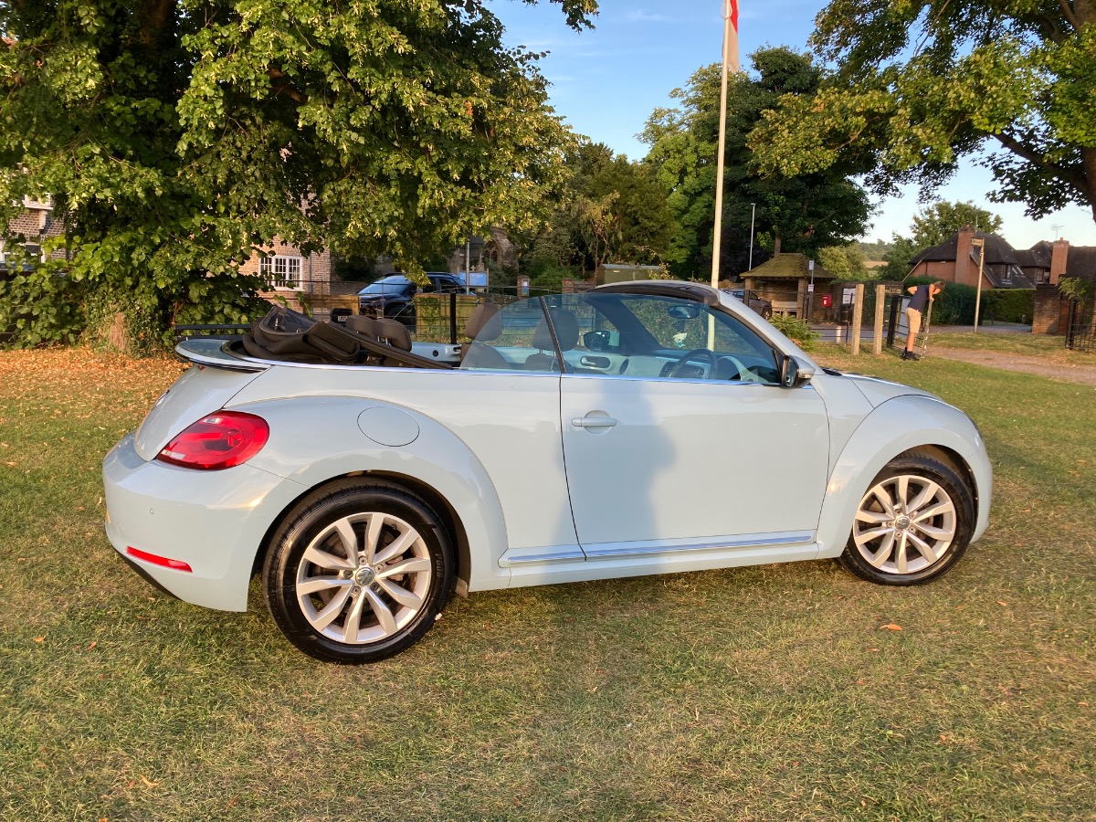 2014 Volkswagen Beetle Image 11
