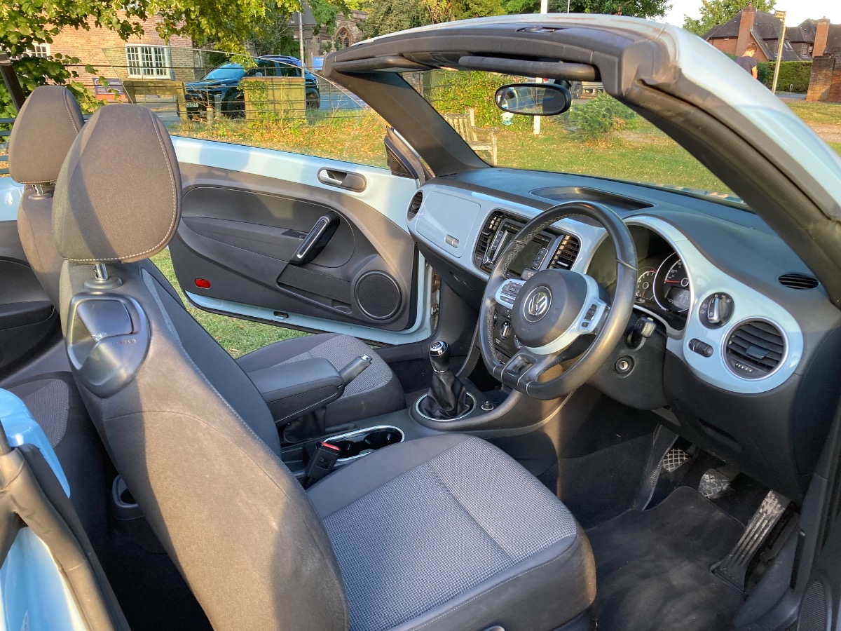 2014 Volkswagen Beetle Image 20