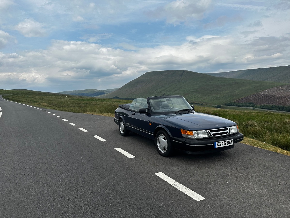 1992 Saab 900 Image 3