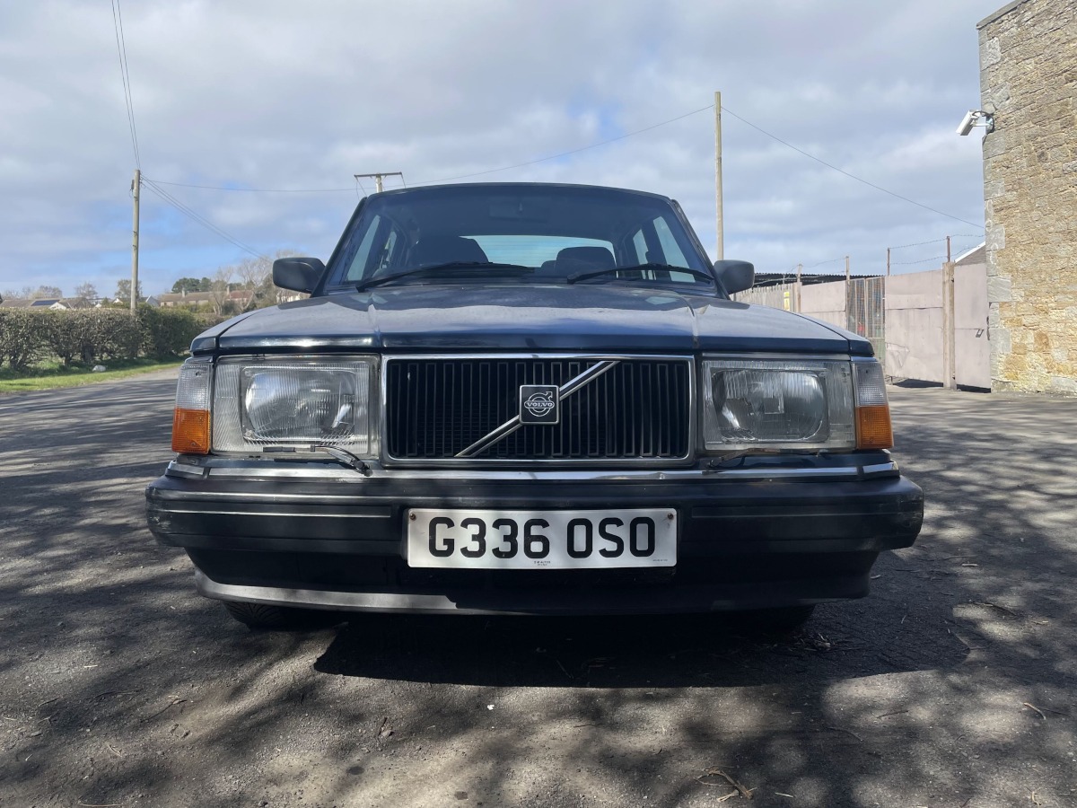 1989 Volvo 240 Image 7