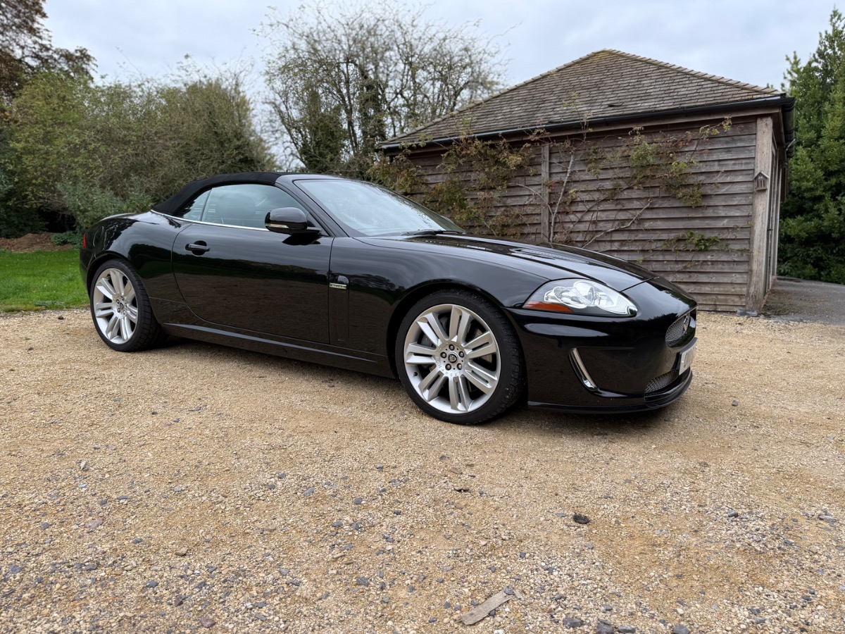 2011 Jaguar XKR Image 1