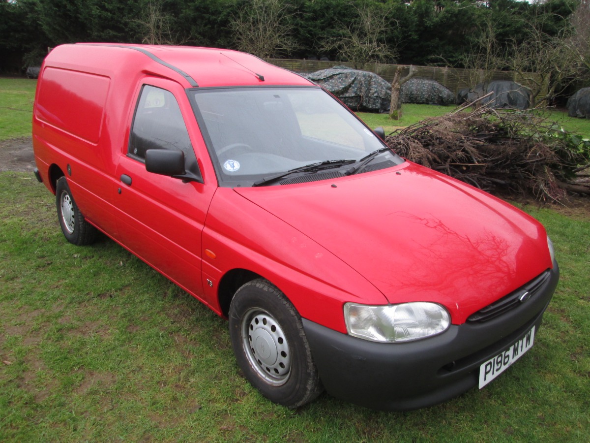 1997 Ford Escort Image 2