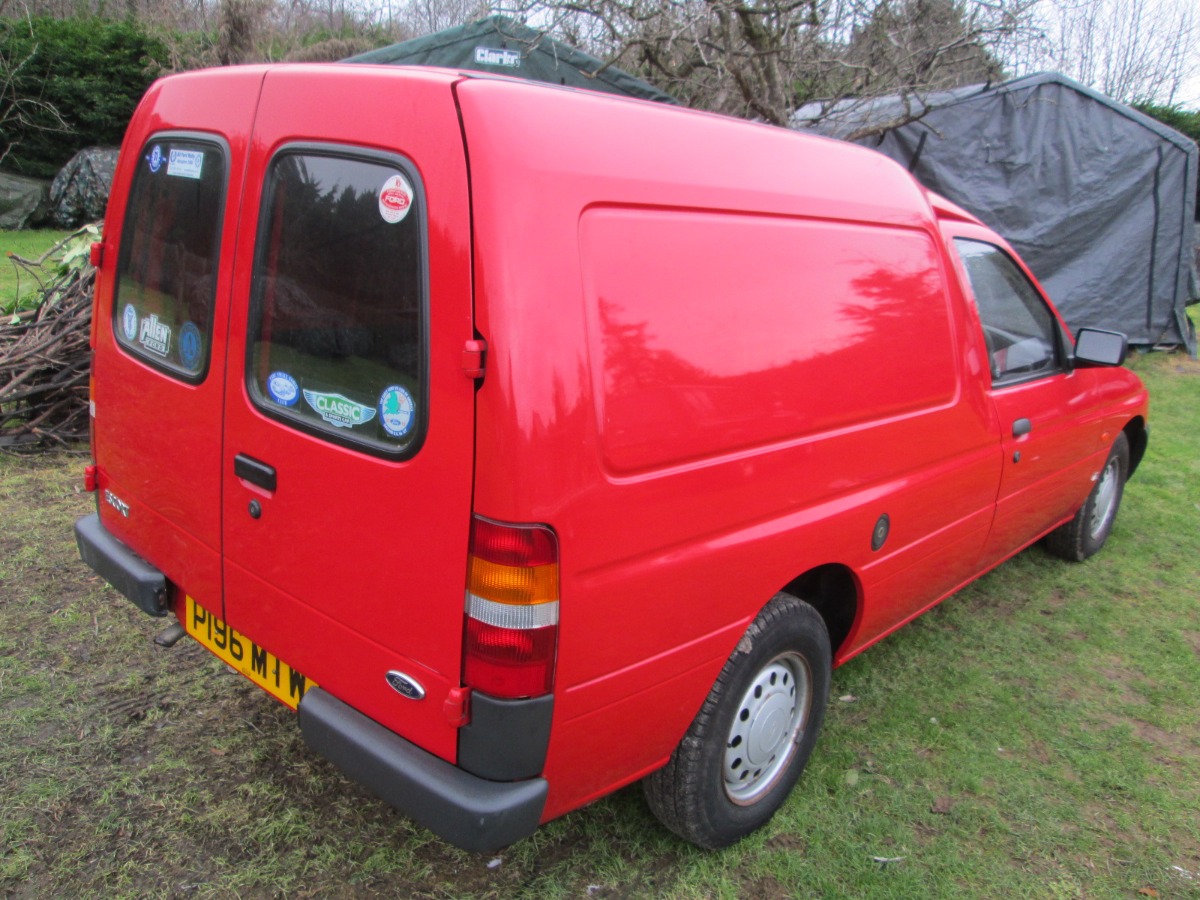 1997 Ford Escort Image 3