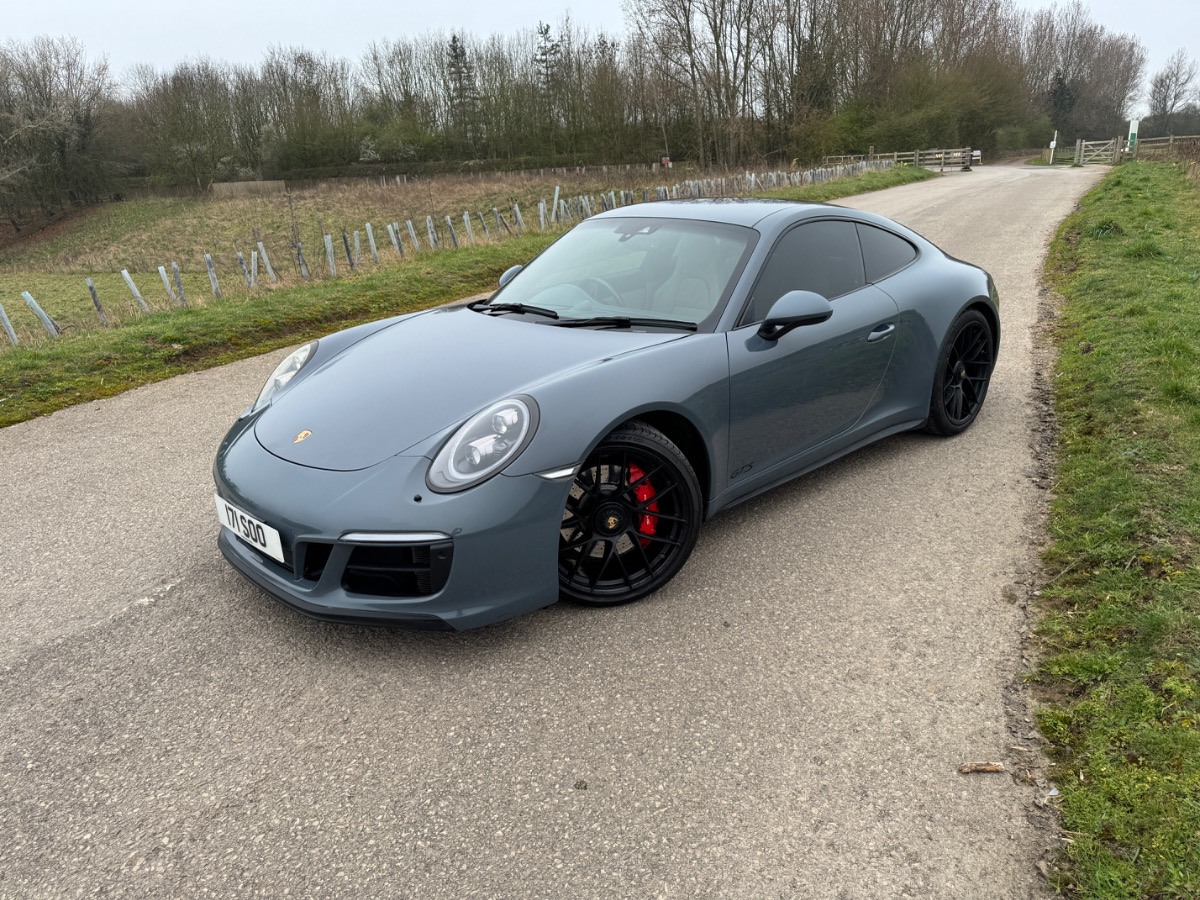 2017 Porsche 911 Image 2