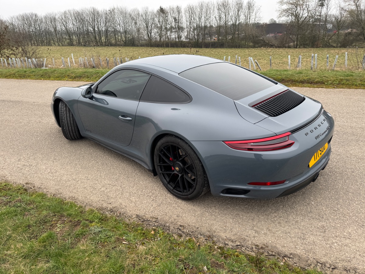 2017 Porsche 911 Image 3