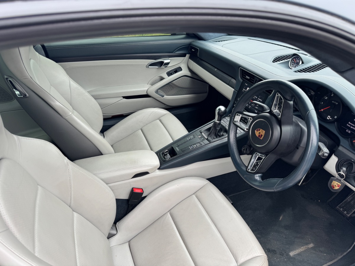 2017 Porsche 911 Image 5