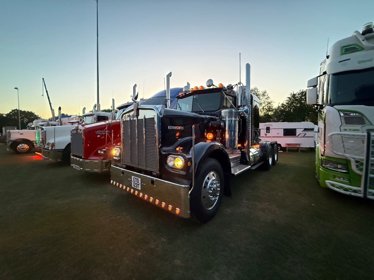 1979 Kenworth W900A Image 3