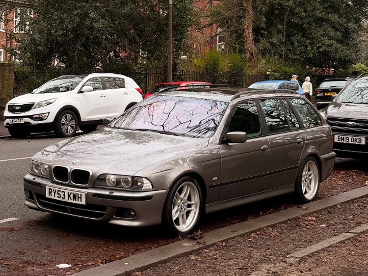 2003 BMW 525 Image 1