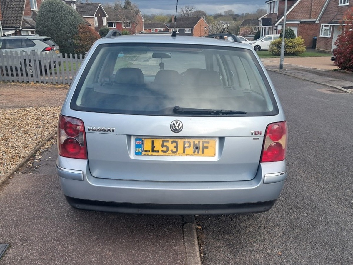 2003 Volkswagen Passat Image 2