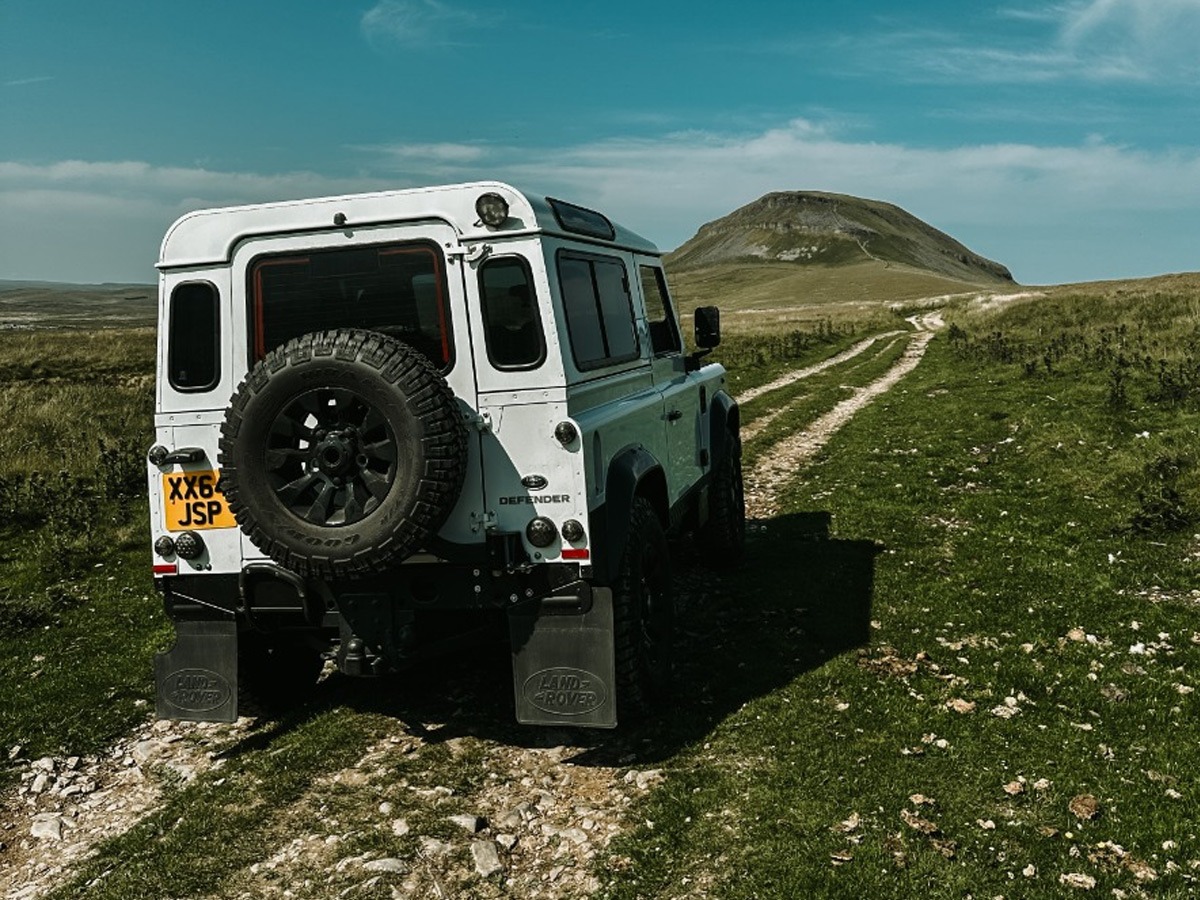 2014 Land Rover Defender 90 Image 10