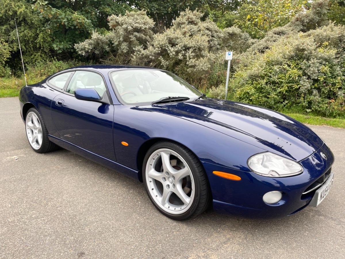 2004 Jaguar XK8 Image 1