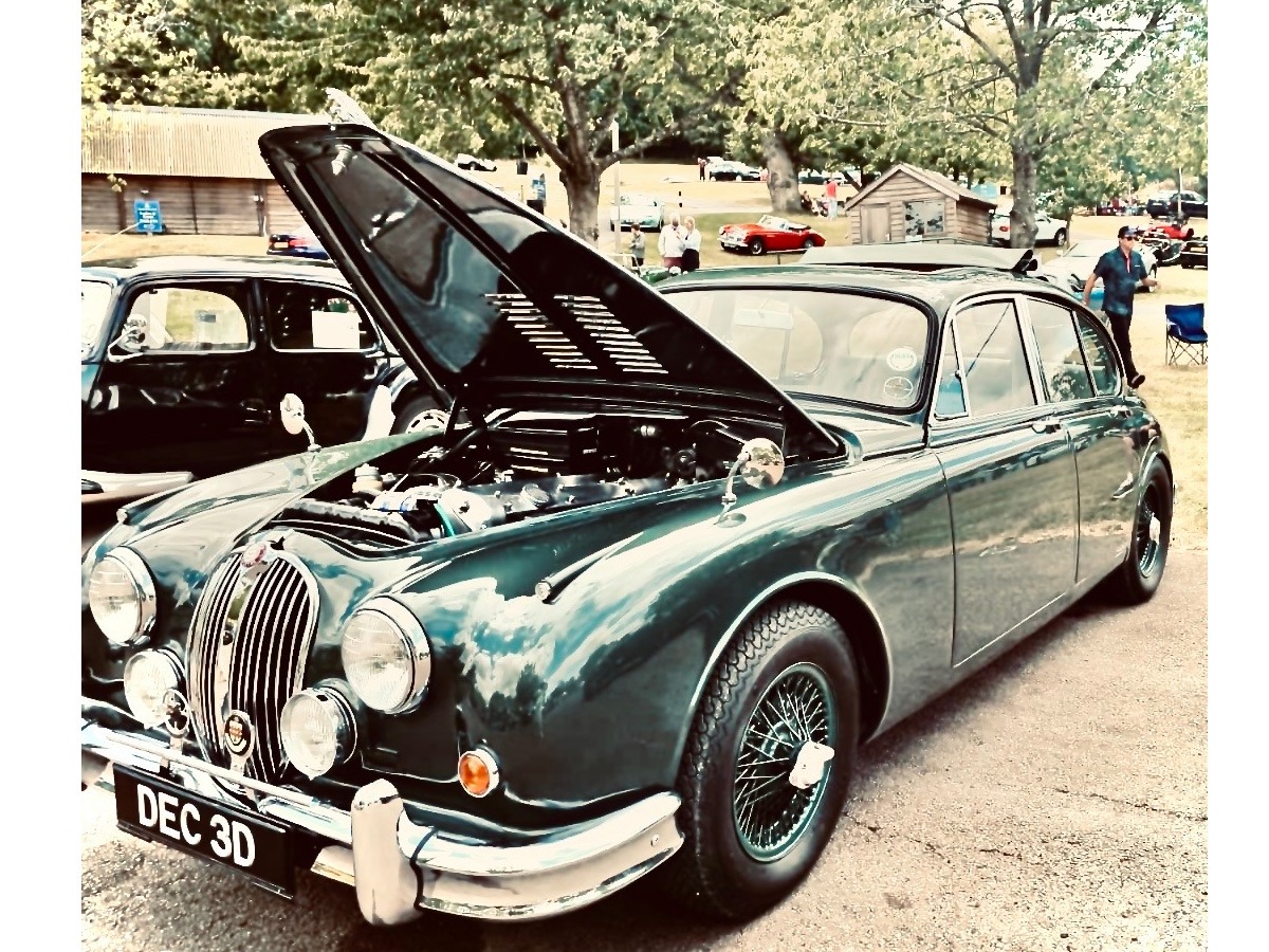 1966 Jaguar MK II Image 1
