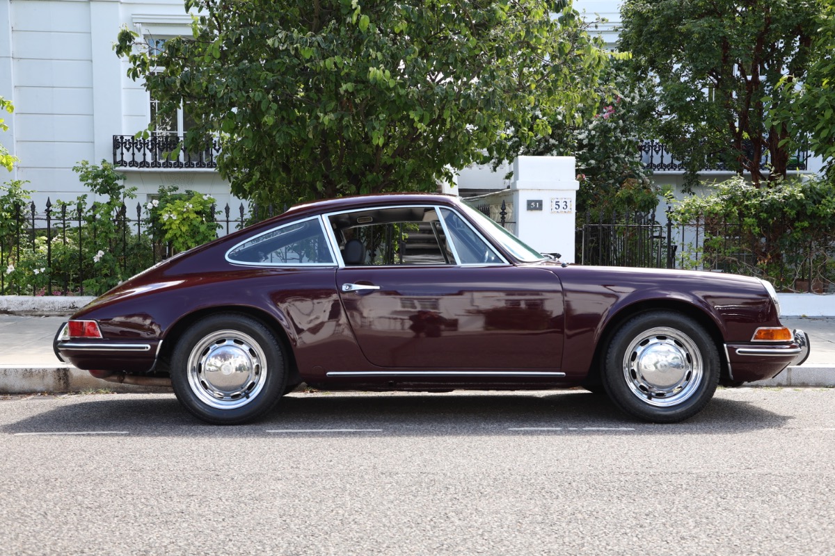 1969 Porsche 911 Image 2