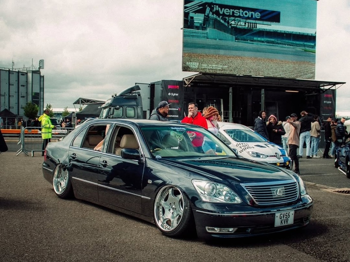 2005 Lexus LS430 Image 3