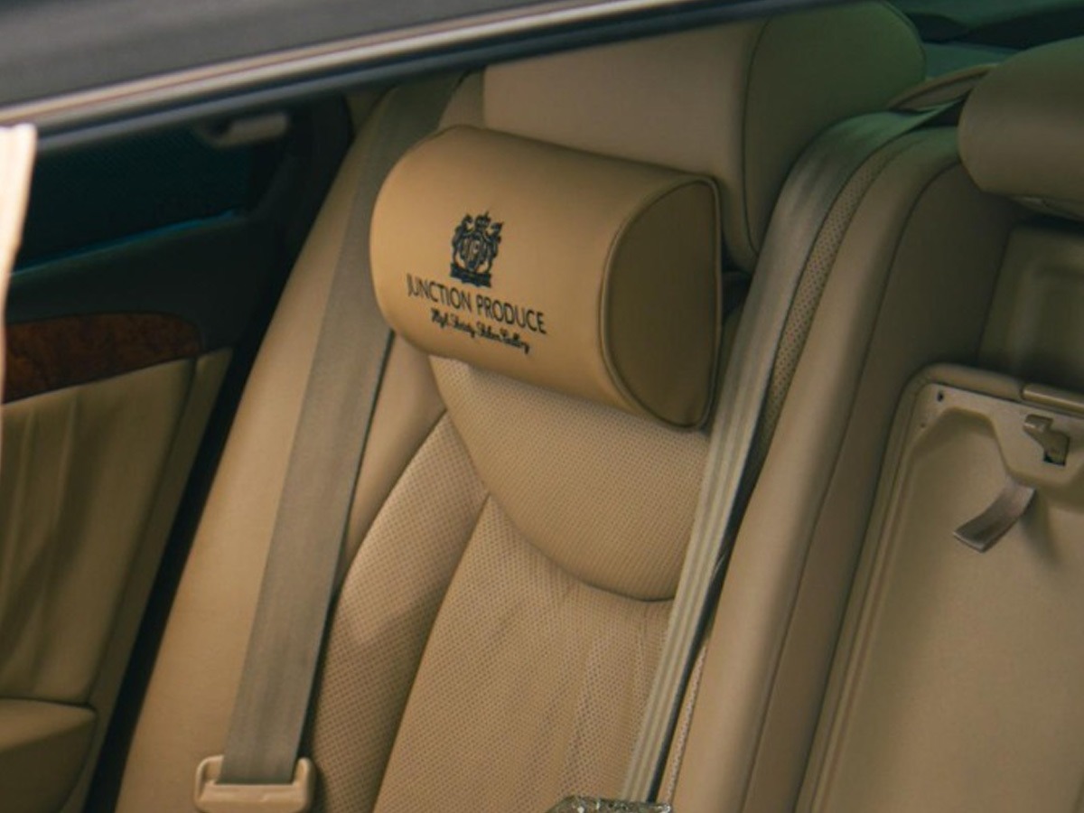 2005 Lexus LS430 Image 6