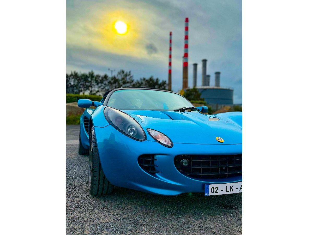 2002 Lotus Elise Image 2